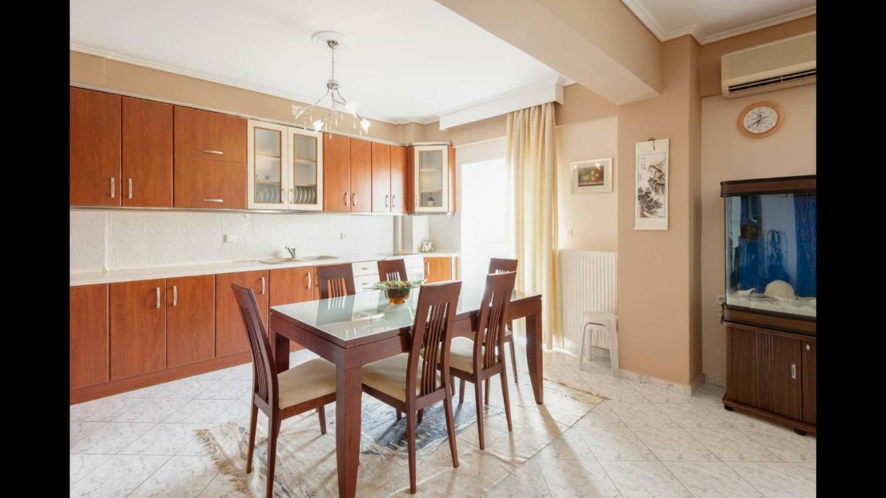 Third Floor Lux Apartment With Nice View テッサロニキ エクステリア 写真